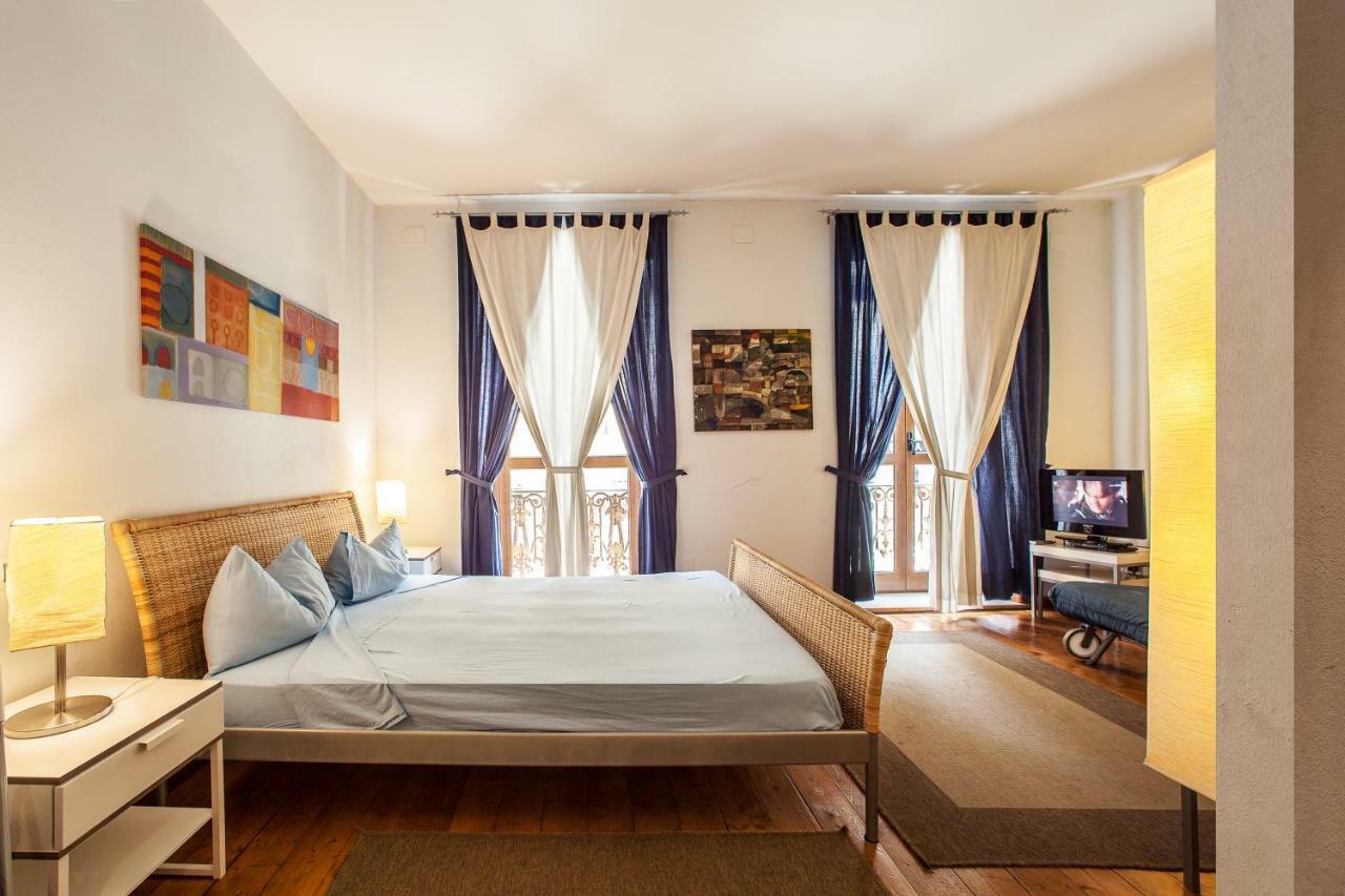 Centro Storico Via Manno Apartment